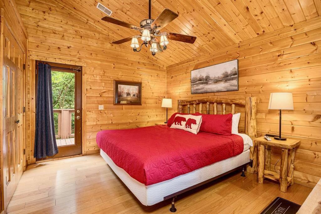 Panorama Mountain View Cabin, Less Than 10 Miles From Gatlinburg And Dollywood, Dog Friendly, 6 Bedrooms Sleeps 17, Fire Pit, Hottub, Washer Dryer, Fully Loaded Kitchen, Gameroom With A Tv, Pool Table, Arcade, Air Hockey, And Foosball Севьервилл Экстерьер фото