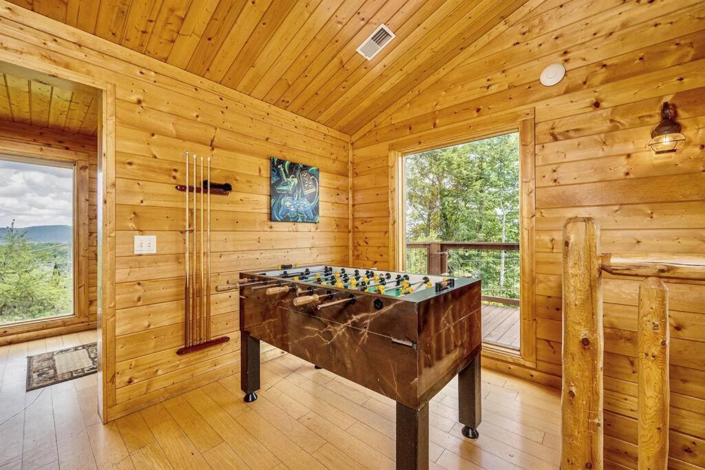 Panorama Mountain View Cabin, Less Than 10 Miles From Gatlinburg And Dollywood, Dog Friendly, 6 Bedrooms Sleeps 17, Fire Pit, Hottub, Washer Dryer, Fully Loaded Kitchen, Gameroom With A Tv, Pool Table, Arcade, Air Hockey, And Foosball Севьервилл Экстерьер фото