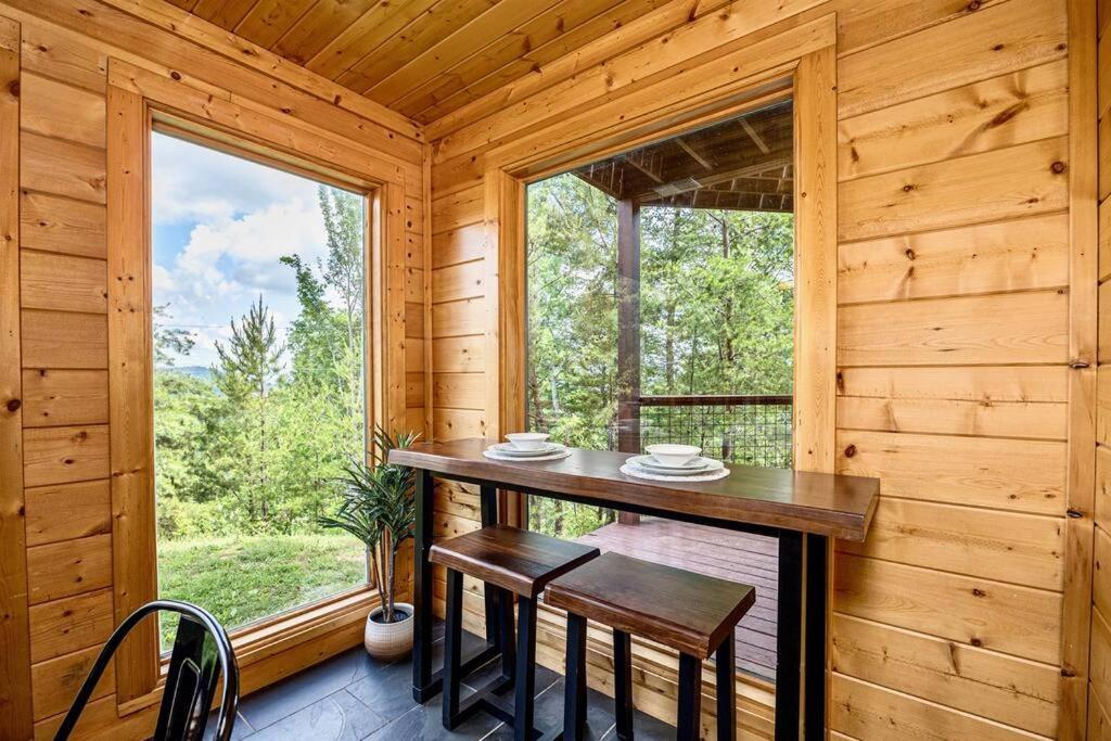 Panorama Mountain View Cabin, Less Than 10 Miles From Gatlinburg And Dollywood, Dog Friendly, 6 Bedrooms Sleeps 17, Fire Pit, Hottub, Washer Dryer, Fully Loaded Kitchen, Gameroom With A Tv, Pool Table, Arcade, Air Hockey, And Foosball Севьервилл Экстерьер фото