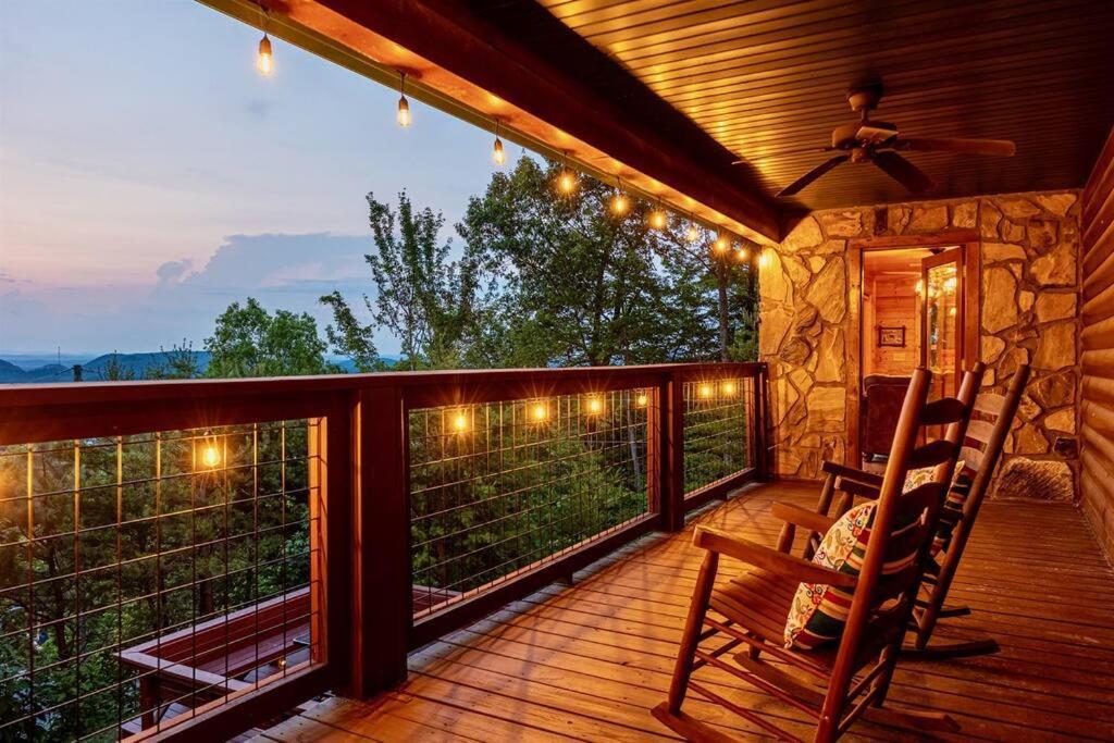 Panorama Mountain View Cabin, Less Than 10 Miles From Gatlinburg And Dollywood, Dog Friendly, 6 Bedrooms Sleeps 17, Fire Pit, Hottub, Washer Dryer, Fully Loaded Kitchen, Gameroom With A Tv, Pool Table, Arcade, Air Hockey, And Foosball Севьервилл Экстерьер фото
